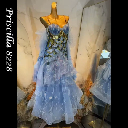 Priscilla 8228