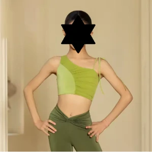 Naomi 4874