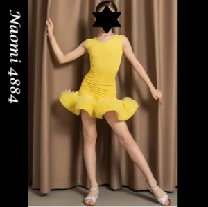 Naomi 4884