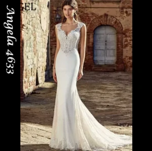 Angela 4633