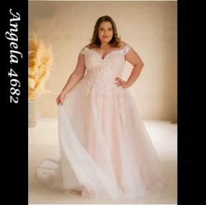 Angela 4682