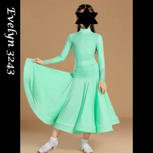 Evelyn 3243