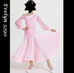 Evelyn 3290
