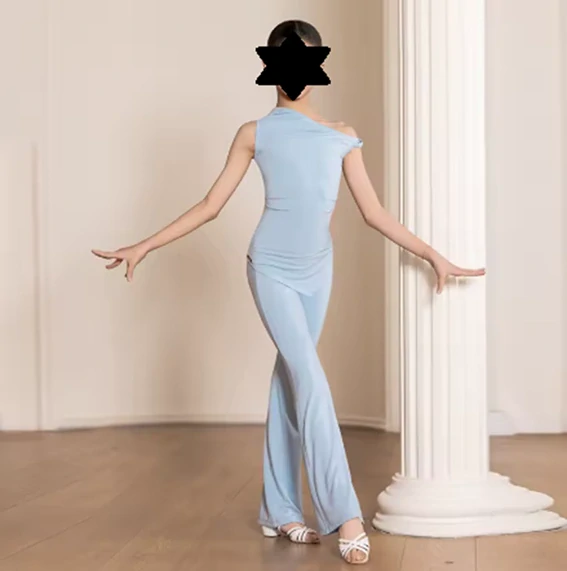 Lara 4651
