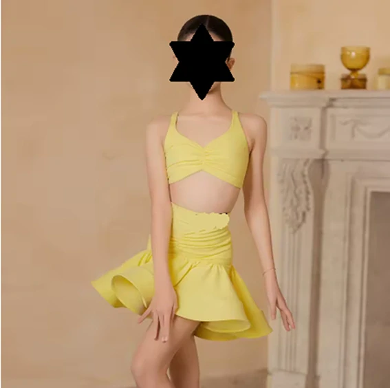 Lara 4678