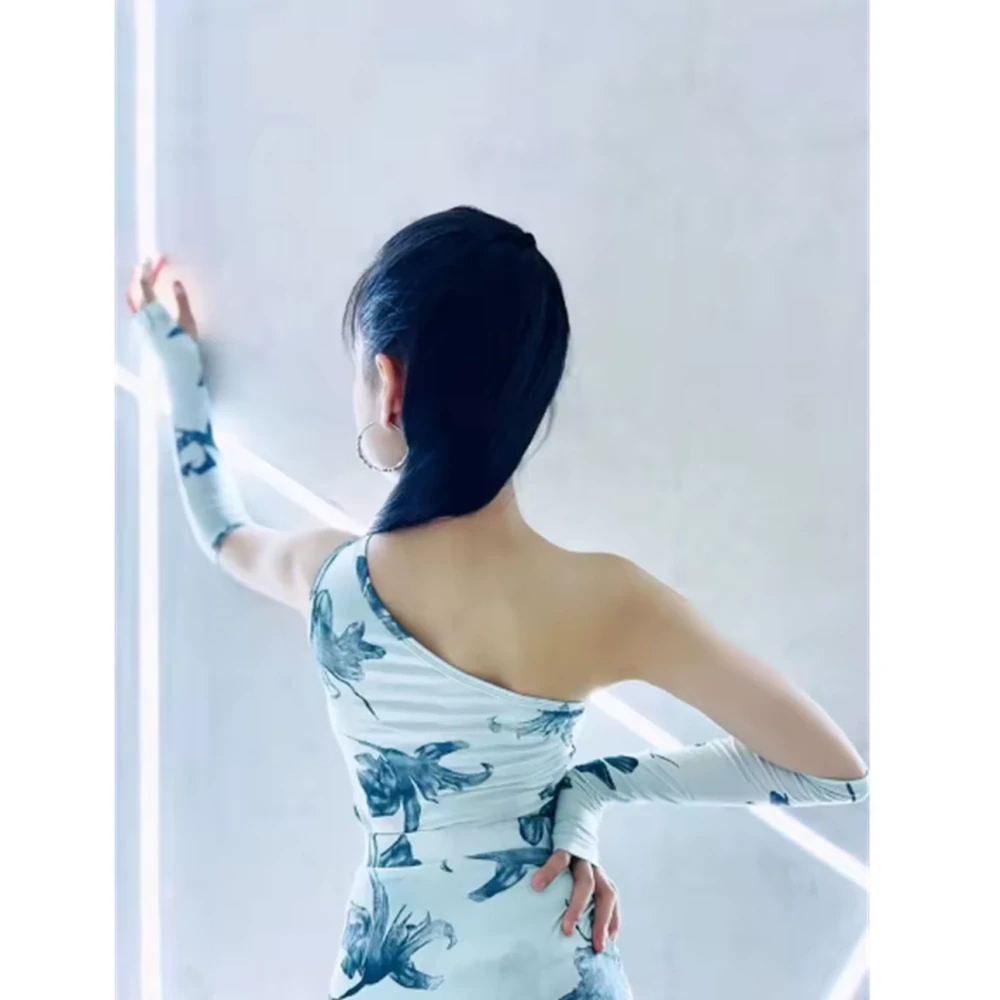 Naomi 4887