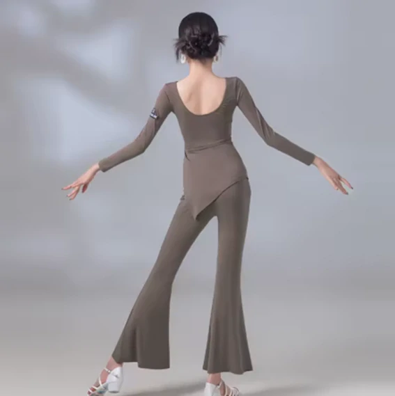Lara 4642