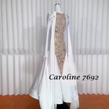 Caroline 7692