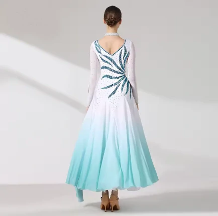 Chloe 6297