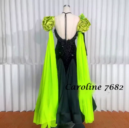 Caroline 7682